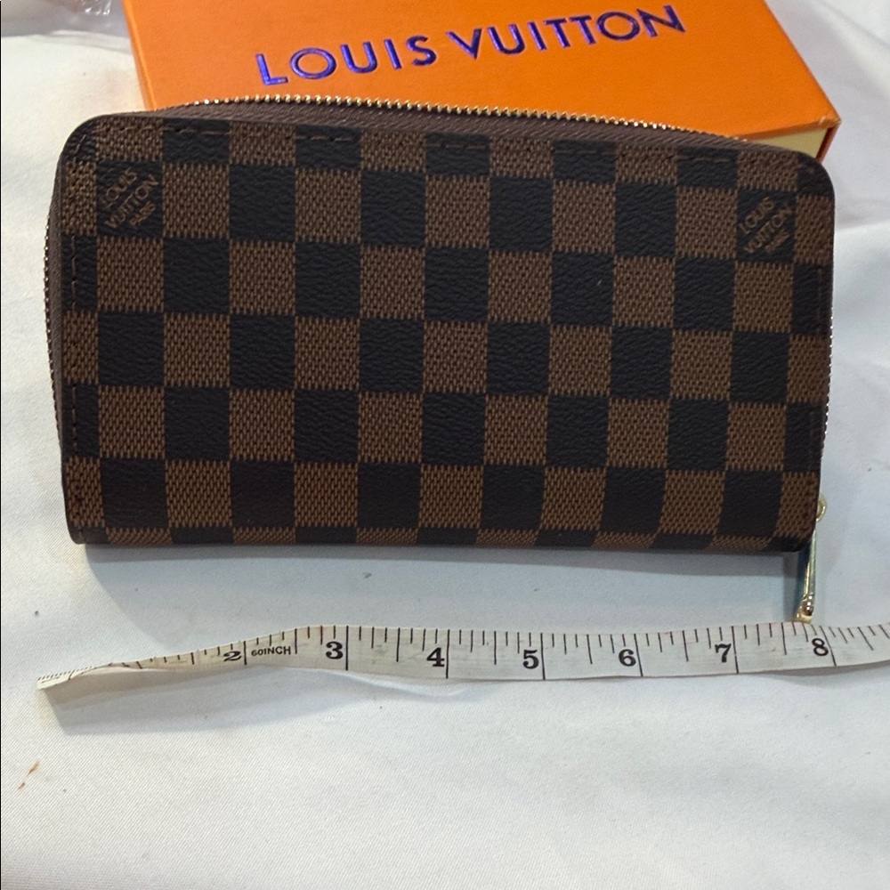 Checkered Brown and Black Wallet - Picture 7 of 8